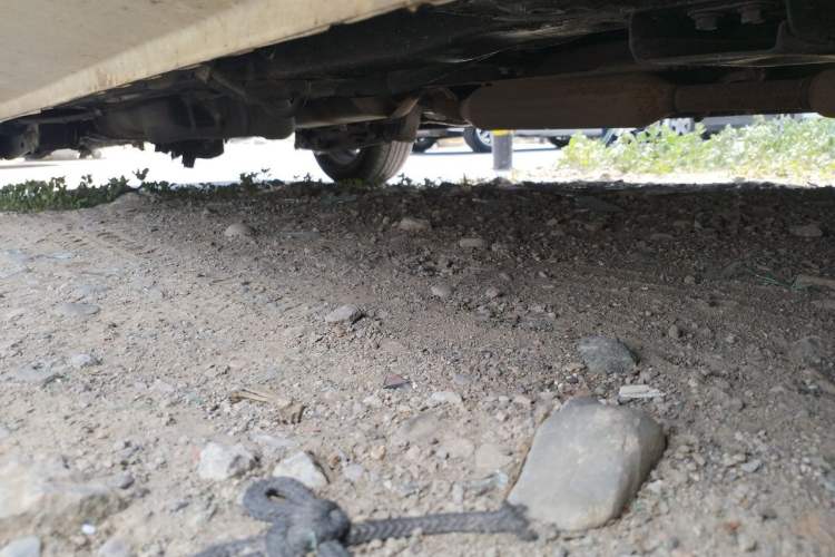 Used Dongfeng Fengon 330 2014 1.5L Manual Comfort Version DK15-02 Chassis Front Right