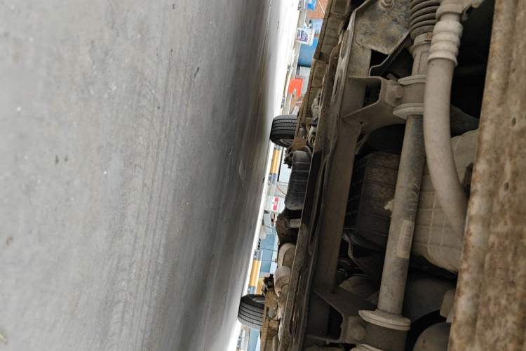 Used Dongfeng Fengon 330 2014 1.5L Manual Utility Version DK15 Chassis Front