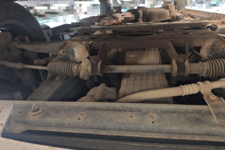 Used Dongfeng Fengon 330 2014 1.5L Manual Utility Version DK15 Chassis Front