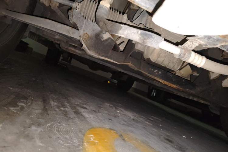 Used Dongfeng Fengon 330 2014 1.5L Manual Utility Version DK15 Chassis Front