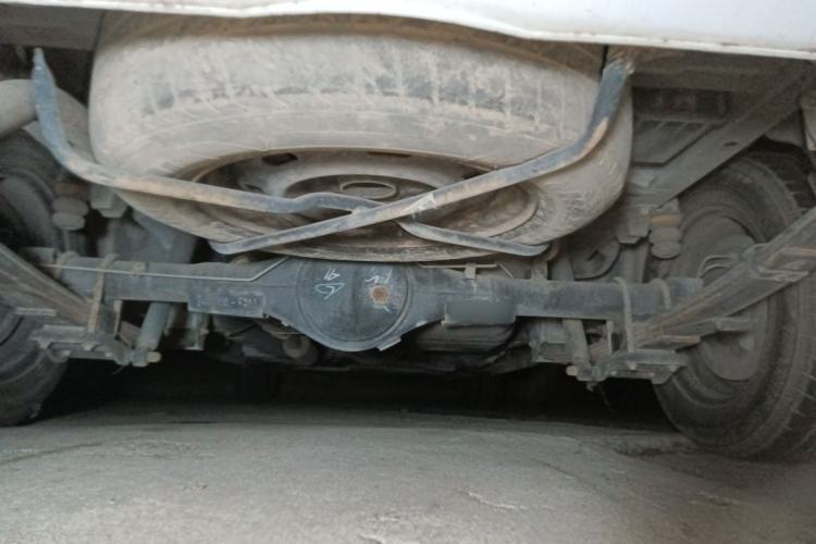 Used Dongfeng Fengon 330 2014 1.5L Manual Standard Edition DK15-02 Chassis Rear