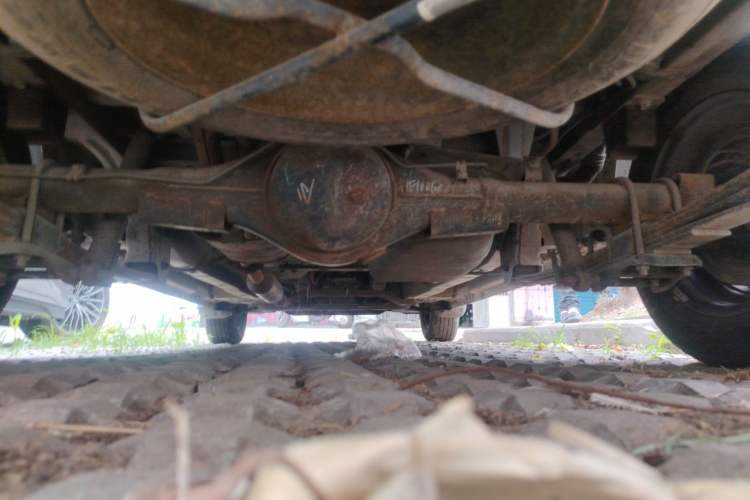 Used Dongfeng Fengon 330 2014 1.2L Manual Practical Version DK12-07 Chassis Rear