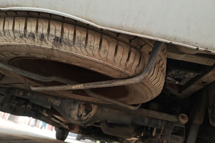 Used Dongfeng Fengon 330 2014 1.5L Manual Comfort Version DK15-02 Chassis Rear