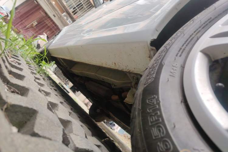 Used Dongfeng Fengon 330 2014 1.2L Manual Practical Version DK12-07 Chassis Rear Left