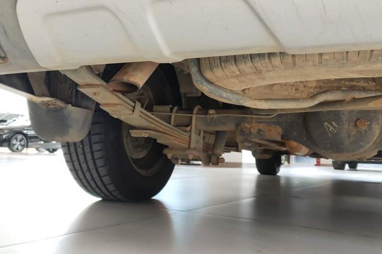 Used Dongfeng Fengon 330 2014 1.2L Manual Practical Version DK12-07 Chassis Rear Left