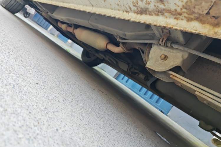 Used Dongfeng Fengon 330 2014 1.5L Manual Utility Version DK15 Chassis Rear Left