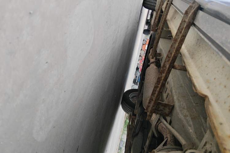 Used Dongfeng Fengon 330 2014 1.5L Manual Utility Version DK15 Chassis Rear Left
