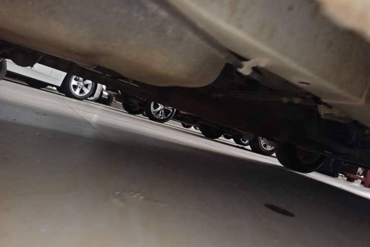 Used Dongfeng Fengon 330 2014 1.5L Manual Standard Edition DK15-02 Chassis Rear Right
