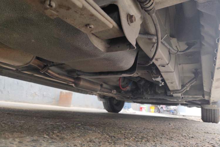 Used Dongfeng Fengon 330 2014 1.5L Manual Standard Edition DK15-02 Chassis Rear Right