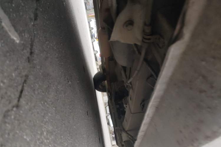 Used Dongfeng Fengon 330 2014 1.5L Manual Standard Edition DK15-02 Chassis Rear Right