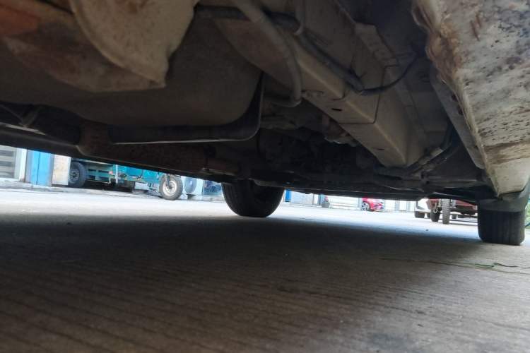 Used Dongfeng Fengon 330 2014 1.5L Manual Utility Version DK15 Chassis Rear Right