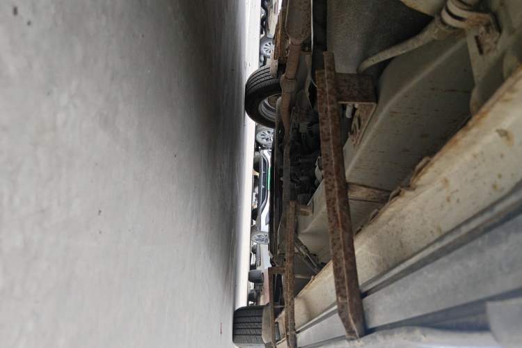 Used Dongfeng Fengon 330 2014 1.5L Manual Utility Version DK15 Chassis Rear Right