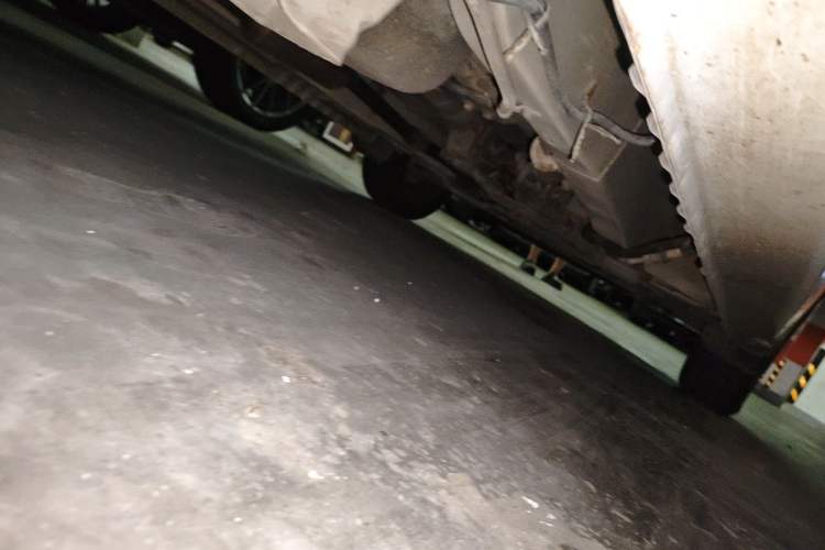 Used Dongfeng Fengon 330 2014 1.5L Manual Utility Version DK15 Chassis Rear Right
