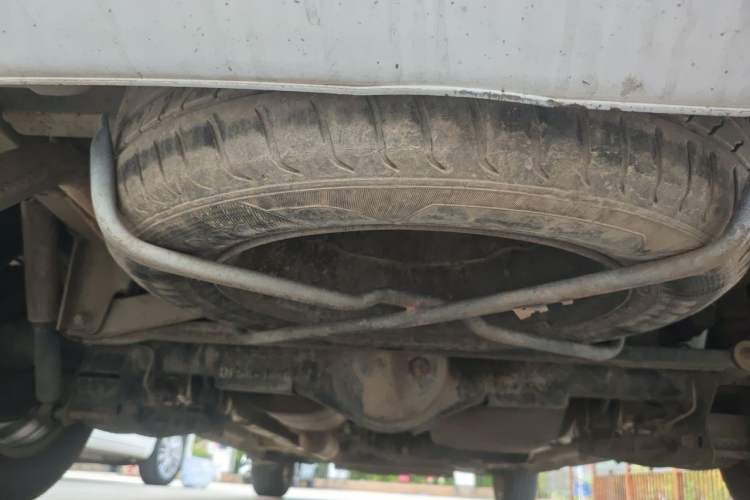 Used Dongfeng Fengon 330 2014 1.5L Manual Standard Edition DK15-02 Chassis Rear