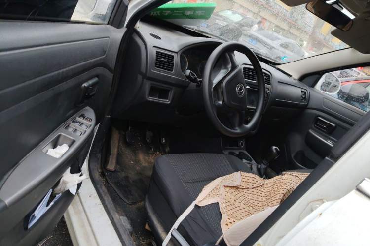 Used Dongfeng Fengon 330 2014 1.3L Manual Utility Version DK13-07 Driver Seat