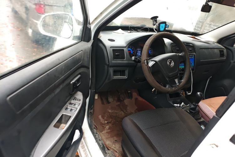 Used Dongfeng Fengon 330 2014 1.5L Manual Standard Edition DK15-02 Driver Seat