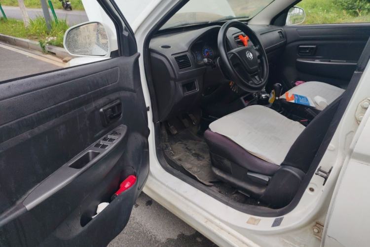 Used Dongfeng Fengon 330 2014 1.5L Manual Utility Version DK15 Driver Seat