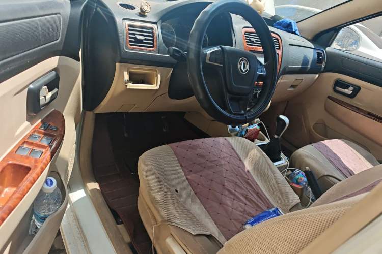 Used Dongfeng Fengon 330 2014 1.5L Manual Comfort Version DK15-02 Driver Seat