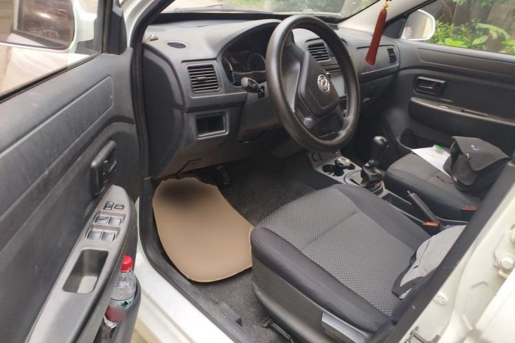 Used Dongfeng Fengon 330 2014 1.5L Manual Standard Edition DK15-02 Driver Seat