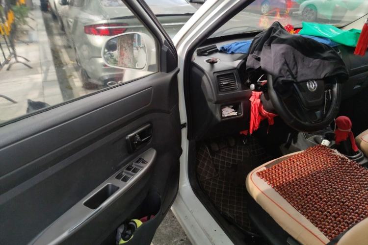 Used Dongfeng Fengon 330 2014 1.5L Manual Utility Version DK15 Driver Seat
