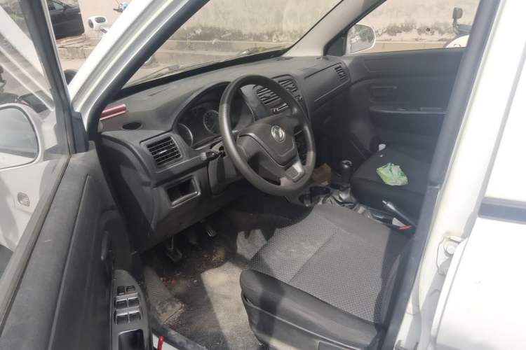 Used Dongfeng Fengon 330 2014 1.2L Manual Practical Version DK12-07 Driver Seat