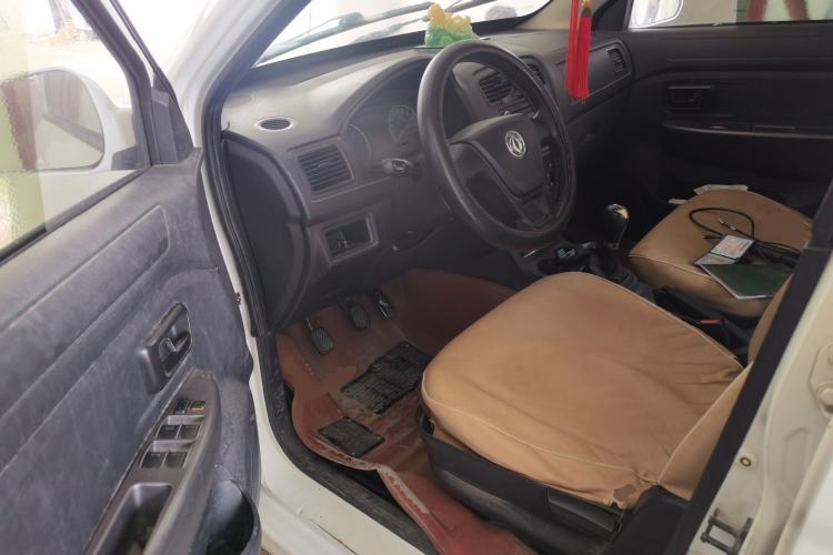 Used Dongfeng Fengon 330 2014 1.5L Manual Utility Version DK15 Driver Seat