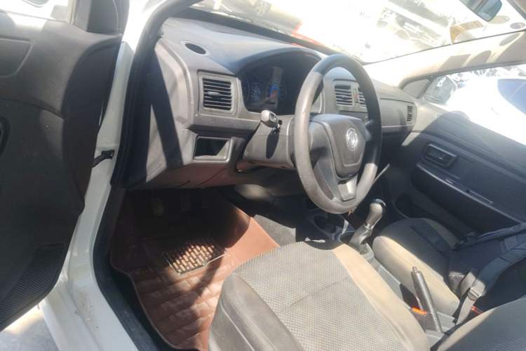 Used Dongfeng Fengon 330 2014 1.5L Manual Utility Version DK15 Driver Seat