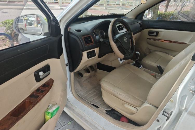 Used Dongfeng Fengon 330 2014 1.5L Manual Standard Edition DK15-02 Driver Seat