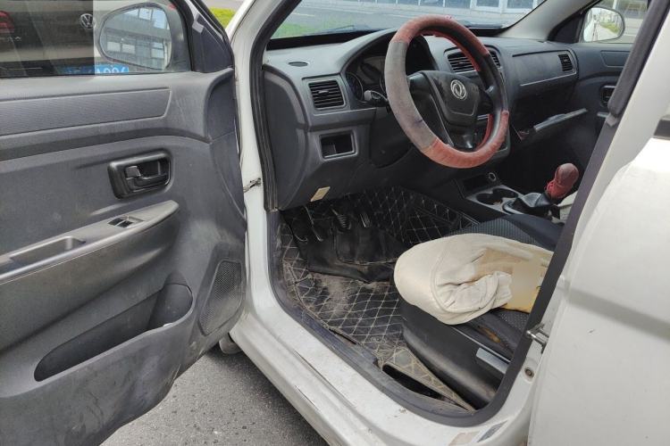 Used Dongfeng Fengon 330 2014 1.2L Manual Practical Version DK12-07 Driver Seat