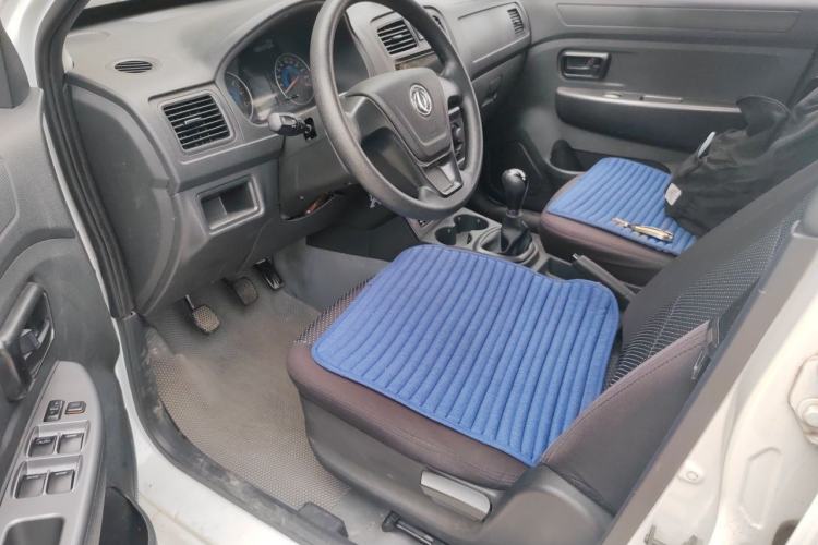 Used Dongfeng Fengon 330 2014 1.5L Manual Utility Version DK15 Driver Seat