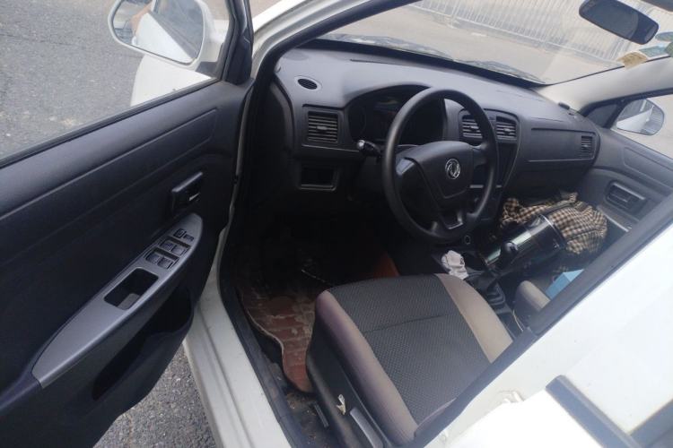 Used Dongfeng Fengon 330 2014 1.5L Manual Utility Version DK15 Driver Seat