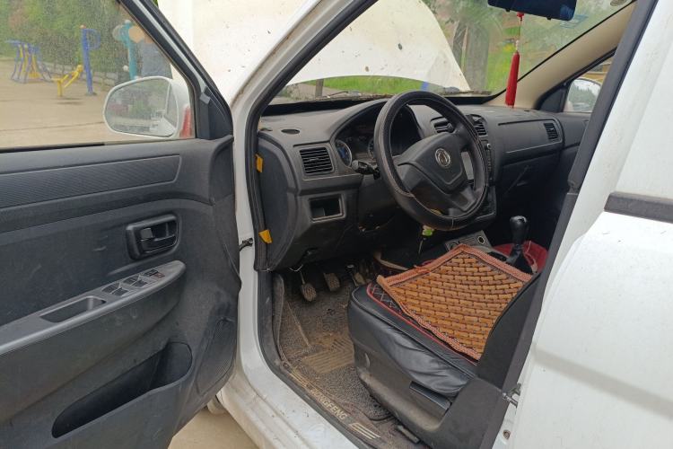 Used Dongfeng Fengon 330 2014 1.5L Manual Utility Version DK15 Driver Seat
