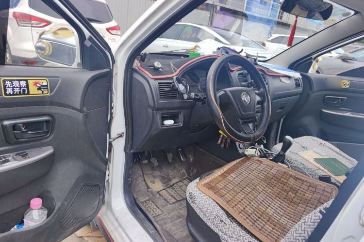 Used Dongfeng Fengon 330 2014 1.5L Manual Utility Version DK15 Driver Seat