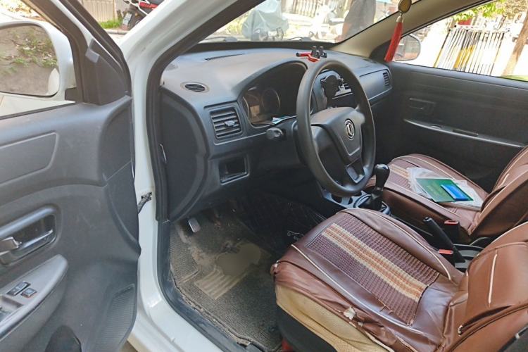Used Dongfeng Fengon 330 2014 1.5L Manual Standard Edition DK15-02 Driver Seat