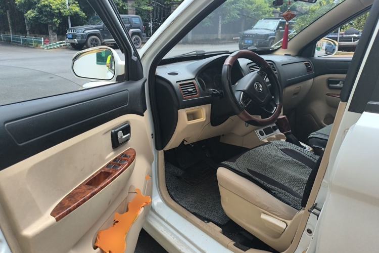 Used Dongfeng Fengon 330 2014 1.5L Manual Comfort Version DK15-02 Driver Seat