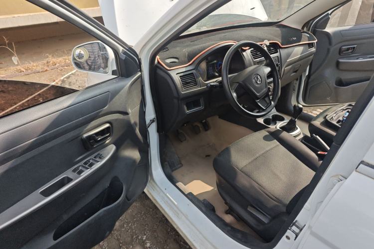 Used Dongfeng Fengon 330 2014 1.5L Manual Utility Version DK15 Driver Seat