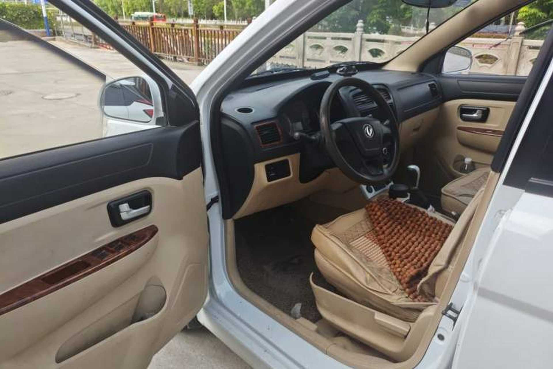 Used Dongfeng Fengon 330 2014 1.5L Manual Standard Edition DK15-02 Driver Seat