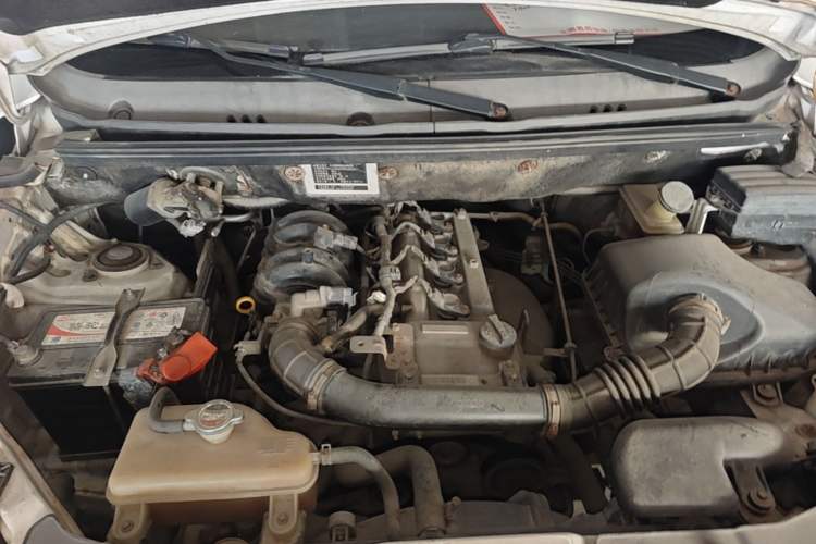Used Dongfeng Fengon 330 2014 1.5L Manual Standard Edition DK15-02 Engine Bay