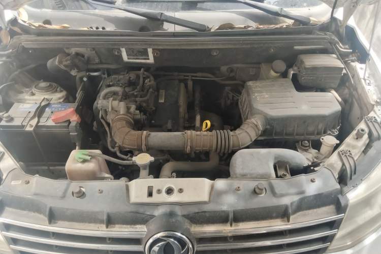 Used Dongfeng Fengon 330 2014 1.2L Manual Practical Version DK12-07 Engine Bay