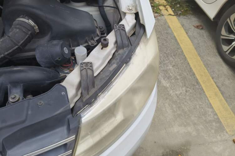 Used Dongfeng Fengon 330 2014 1.5L Manual Utility Version DK15 Engine Bay Left