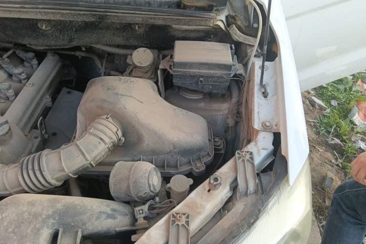 Used Dongfeng Fengon 330 2014 1.5L Manual Utility Version DK15 Engine Bay Left