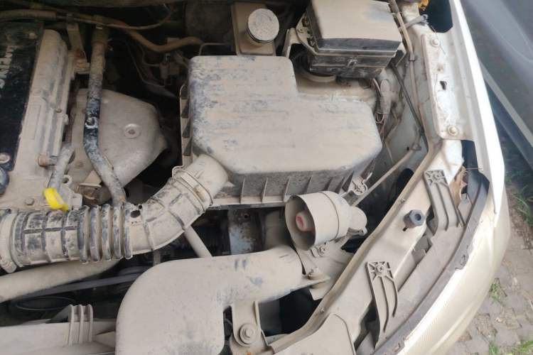 Used Dongfeng Fengon 330 2014 1.2L Manual Practical Version DK12-07 Engine Bay Left