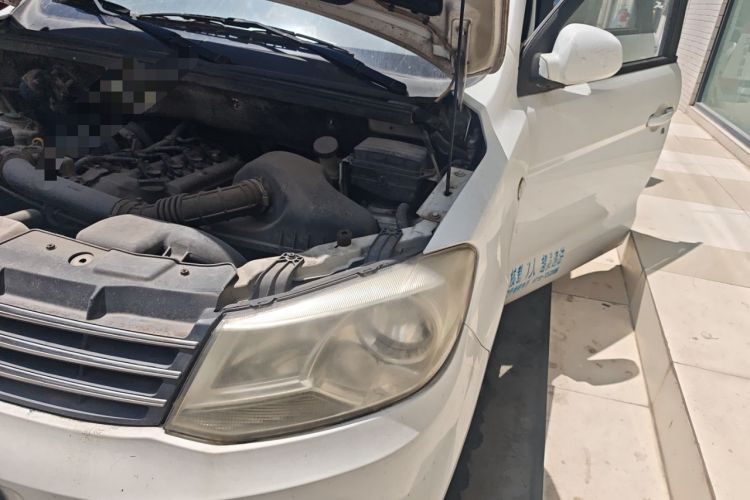 Used Dongfeng Fengon 330 2014 1.5L Manual Comfort Version DK15-02 Engine Bay Left