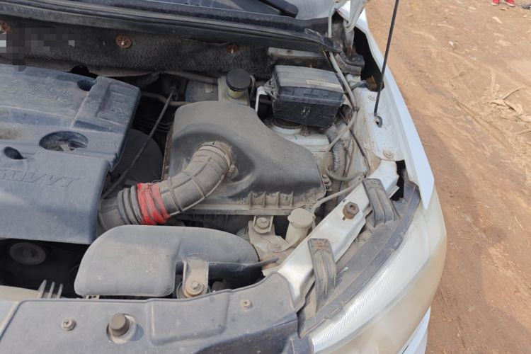 Used Dongfeng Fengon 330 2014 1.5L Manual Utility Version DK15 Engine Bay Left