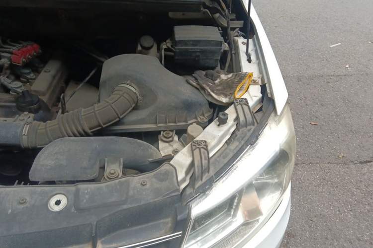 Used Dongfeng Fengon 330 2014 1.5L Manual Utility Version DK15 Engine Bay Left