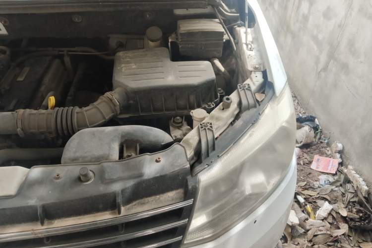 Used Dongfeng Fengon 330 2014 1.2L Manual Practical Version DK12-07 Engine Bay Left
