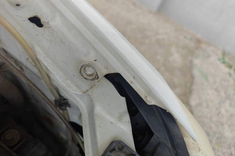 Used Dongfeng Fengon 330 2014 1.2L Manual Practical Version DK12-07 Engine Bay Left