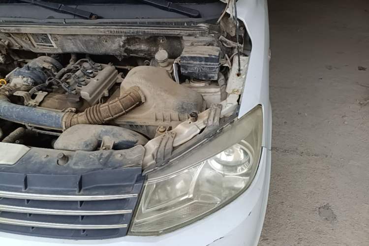 Used Dongfeng Fengon 330 2014 1.5L Manual Utility Version DK15 Engine Bay Left
