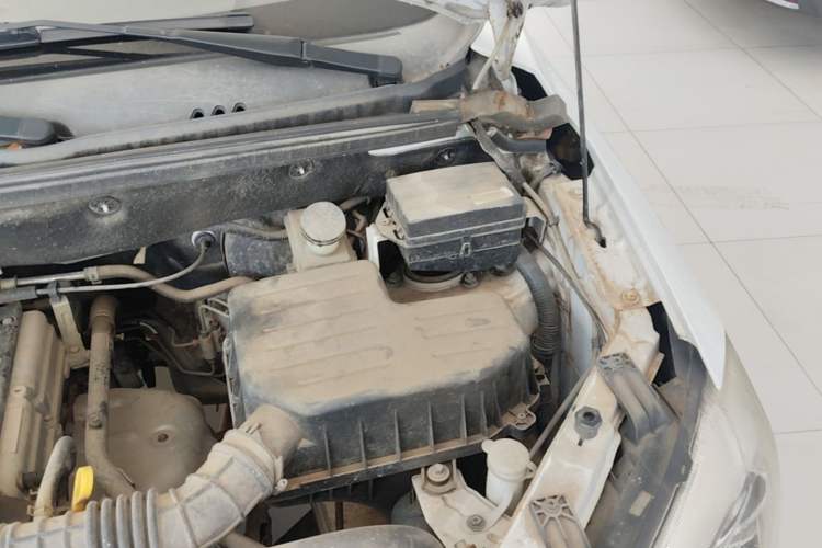 Used Dongfeng Fengon 330 2014 1.2L Manual Practical Version DK12-07 Engine Bay Left