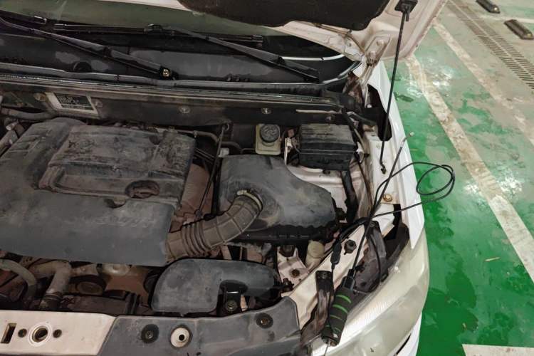 Used Dongfeng Fengon 330 2014 1.5L Manual Utility Version DK15 Engine Bay Left